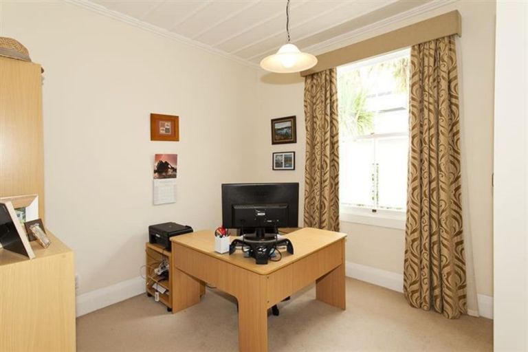 Photo of property in 10 Garden Terrace, Devonport, Auckland, 0624