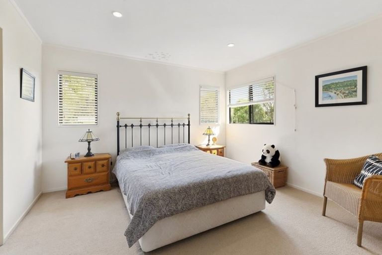 Photo of property in 13 Lanyon Place, Whitby, Porirua, 5024