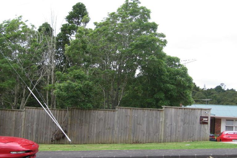 Photo of property in 1 Lauderdale Road, Birkdale, Auckland, 0626
