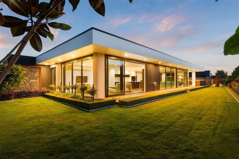 Photo of property in 2 Mersham Drive, Prebbleton, 7604