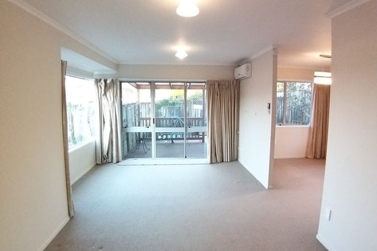 Photo of property in 2/18 Carriage Close, Northpark, Auckland, 2013
