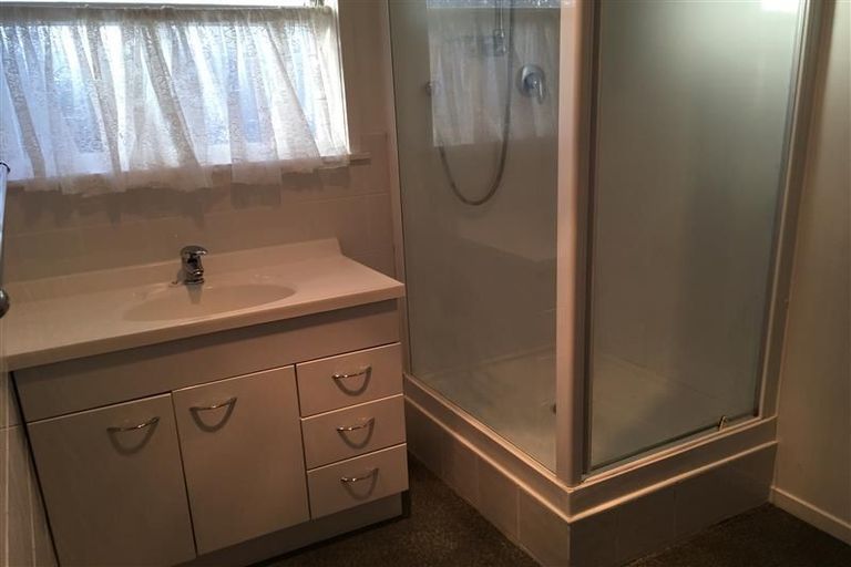 Photo of property in 1/66 Great South Road, Papakura, 2110