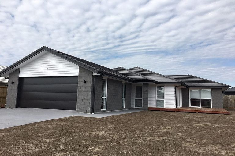 Photo of property in 10 Bill Miller Drive, Papamoa, 3118