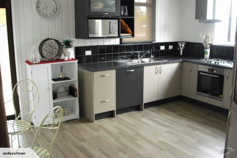 Photo of property in 50 Poaka Avenue, Dinsdale, Hamilton, 3204