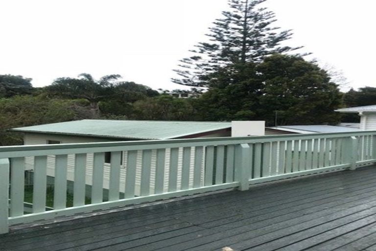 Photo of property in 132 Lancaster Road, Beach Haven, Auckland, 0626