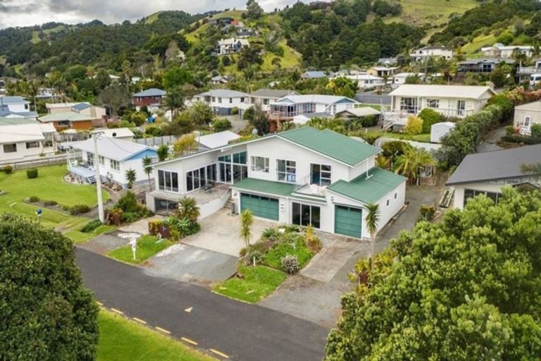 Photo of property in 10 Waikaraka Beach Road, Tamaterau, Whangarei, 0174