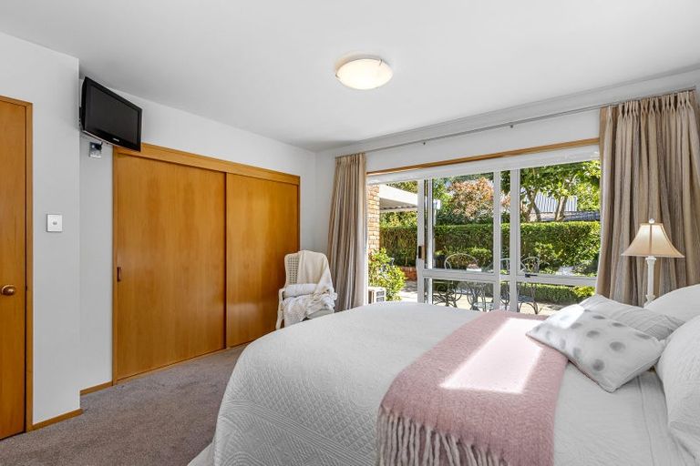 Photo of property in 2/43 Dee Street, St Albans, Christchurch, 8014