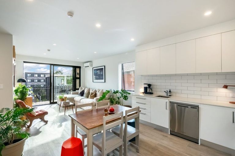 Photo of property in 201/2b Matatiki Street, Northcote, Auckland, 0627