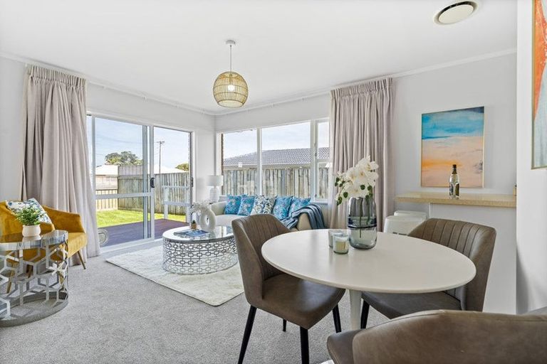Photo of property in 3/5 Empire Road, Orewa, 0931