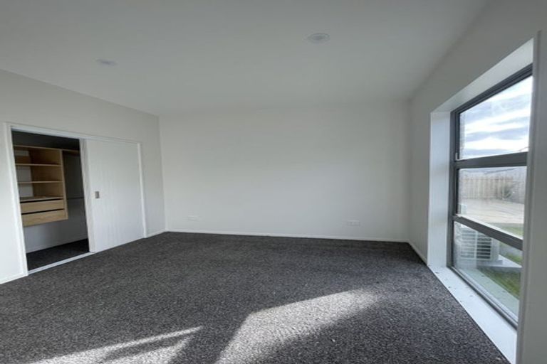 Photo of property in 11 Mata Road, Massey, Auckland, 0614