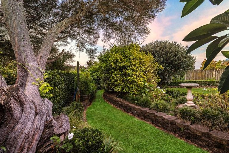 Photo of property in 44 Valley Road, Pukekohe, 2120