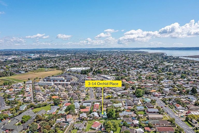 Photo of property in 3/14 Orchid Place, Te Atatu South, Auckland, 0610
