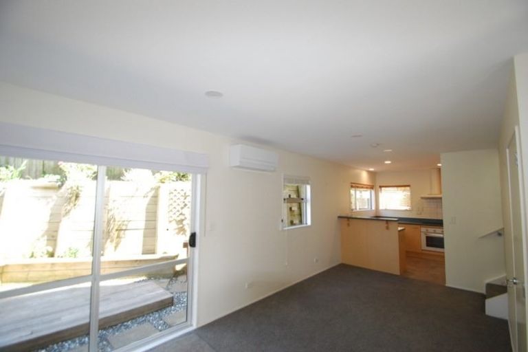Photo of property in 8/138 Queens Drive, Lyall Bay, Wellington, 6022