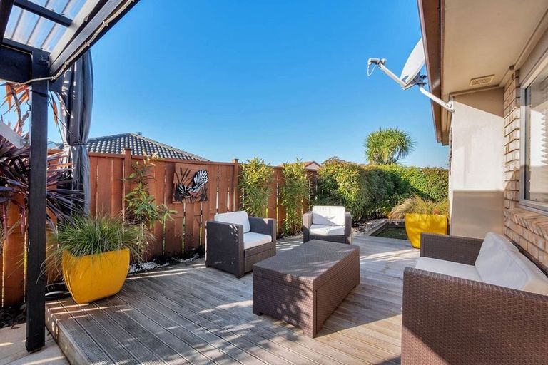 Photo of property in 15 Russett Grove, Henderson, Auckland, 0612