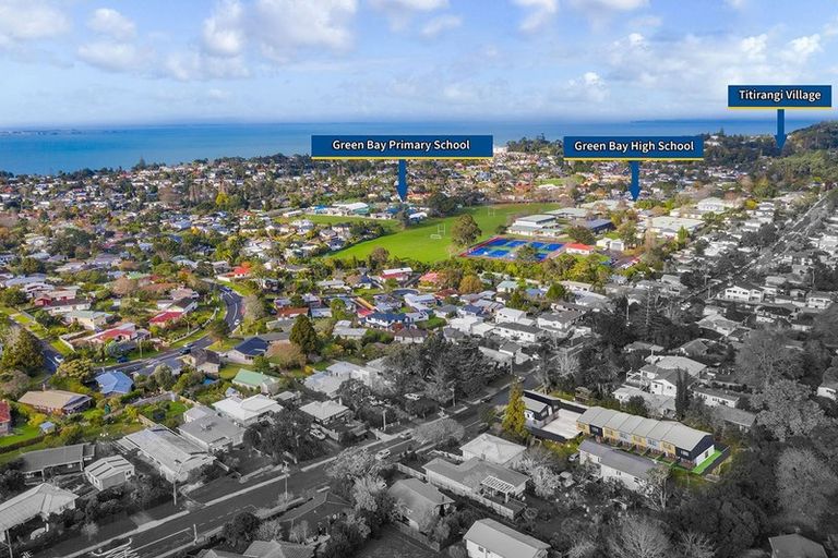 Photo of property in 11 Stottholm Road, Titirangi, Auckland, 0604