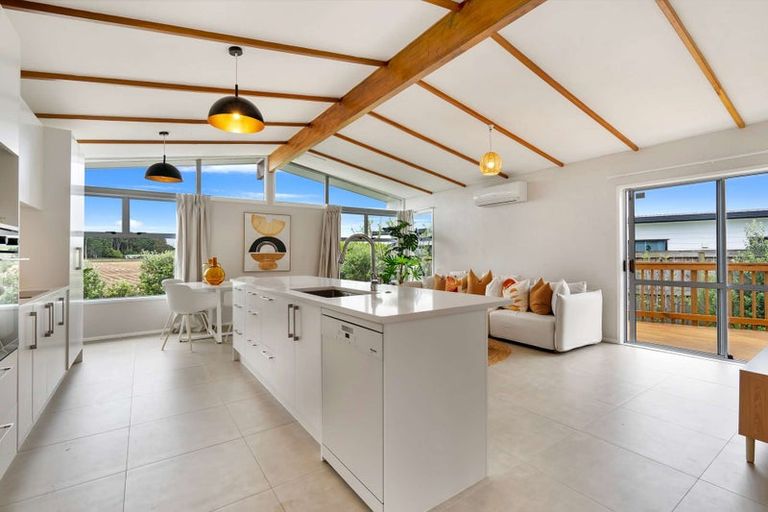 Photo of property in 37 Shoemaker Road, Waipu, 0510