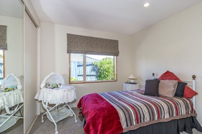 Photo of property in 6 Oratia Grove, Northwood, Christchurch, 8051