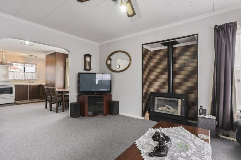 Photo of property in 237 Burwood Road, Burwood, Christchurch, 8083