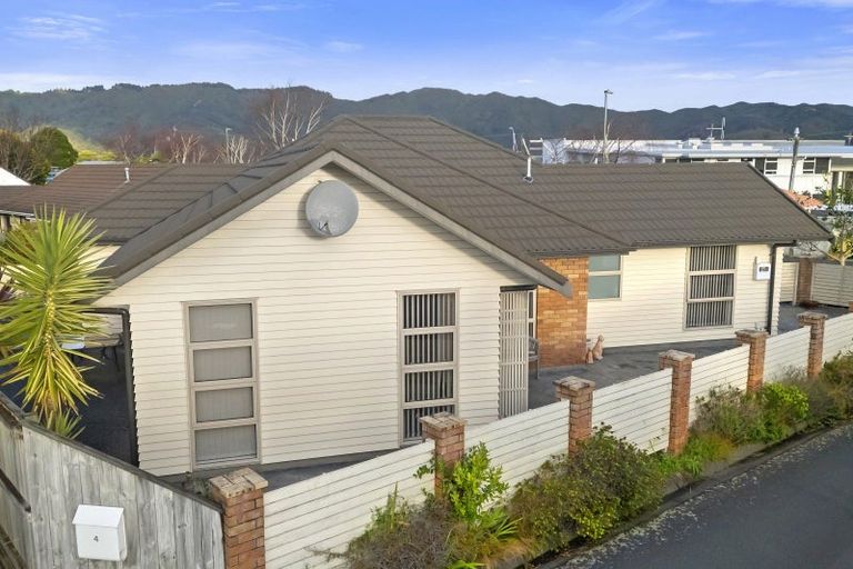 Photo of property in 2 Cataldo Mews, Avalon, Lower Hutt, 5011