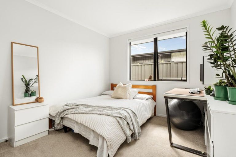 Photo of property in 24 Raynor Crescent, Pyes Pa, Tauranga, 3112