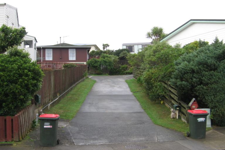 Photo of property in 40 Fitzpatrick Street, Newlands, Wellington, 6037