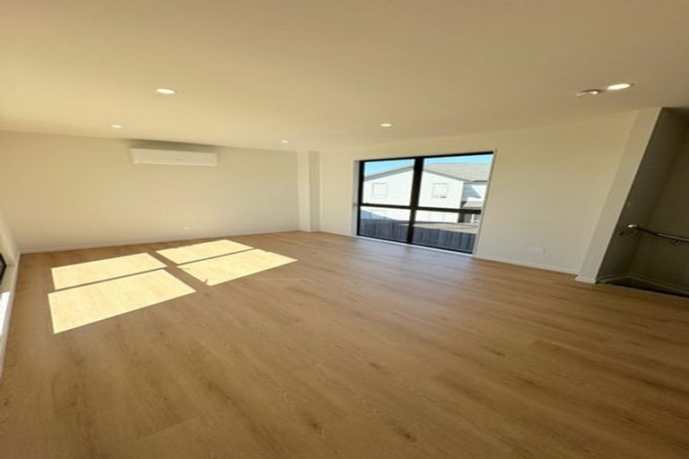 Photo of property in 27b Te Atatu Road, Te Atatu South, Auckland, 0610