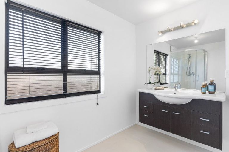Photo of property in 1/23 Roys Road, Weymouth, Auckland, 2103