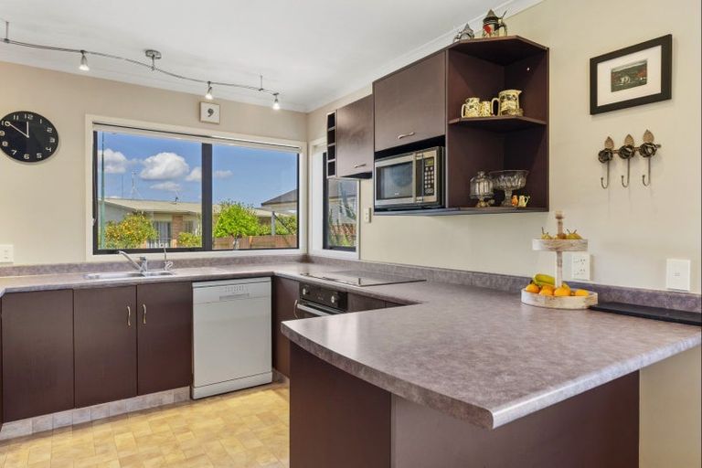 Photo of property in 35 Edgewater Grove, Whakatane, 3120