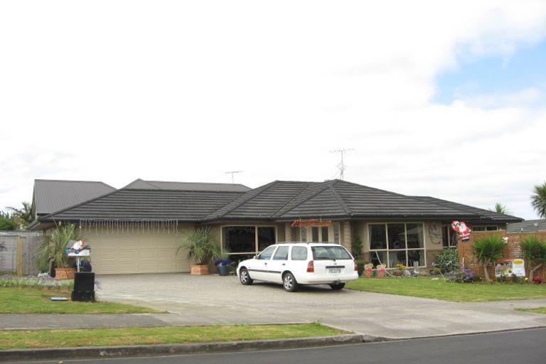 Photo of property in 2 Max Short Drive, Pukekohe, 2120