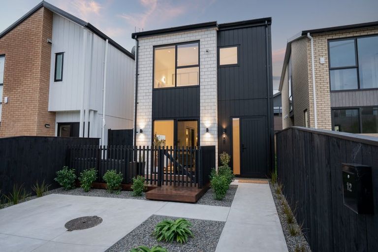 Photo of property in 12 Papai Lane, Massey, Auckland, 0614