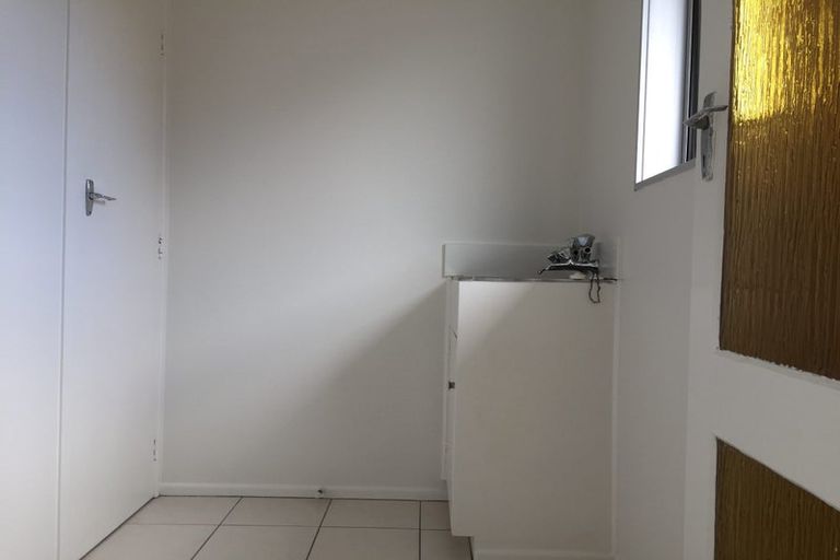 Photo of property in 2 Frank Evans Place, Henderson, Auckland, 0610