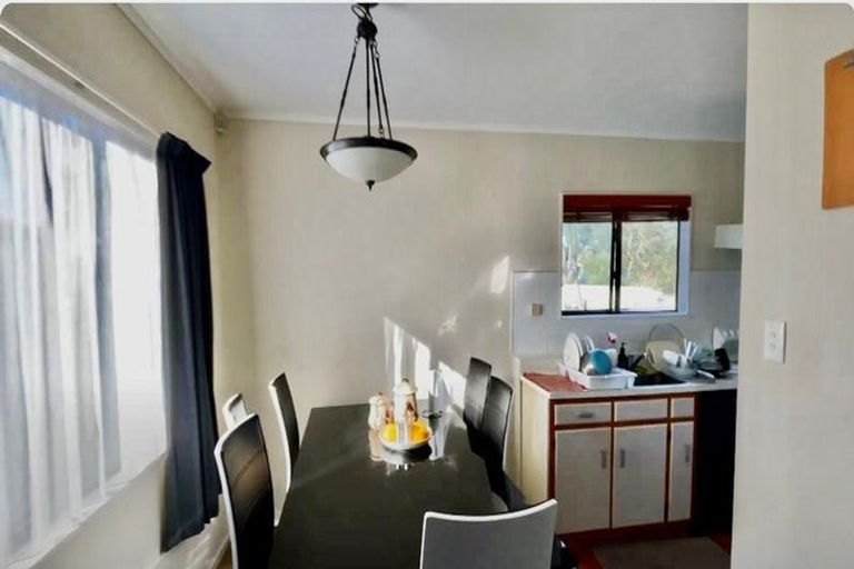 Photo of property in 38b Lindis Place, Mangere Bridge, Auckland, 2022