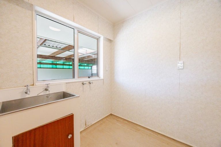 Photo of property in 16 Anderson Road, Taradale, Napier, 4112