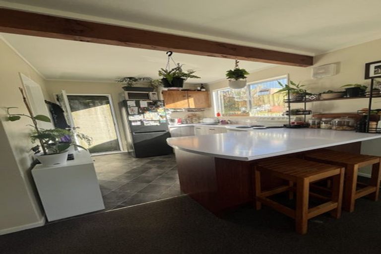 Photo of property in 9-11 Thimble Lane, Whitby, Porirua, 5024