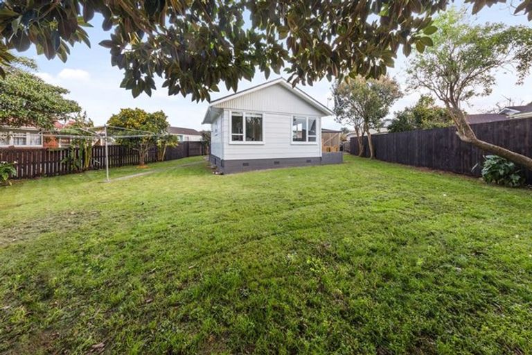 Photo of property in 7 Foster Place, Mangere East, Auckland, 2024