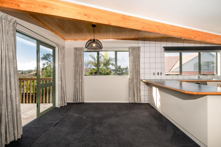 Photo of property in 29 Jubaea Place, Henderson, Auckland, 0610