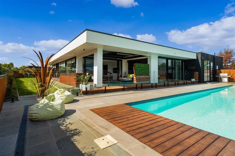 Photo of property in 2 Mersham Drive, Prebbleton, 7604