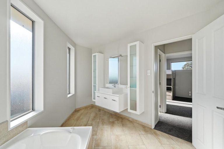 Photo of property in 6 Burbank Drive, Aidanfield, Christchurch, 8025