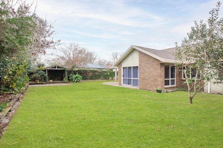 Photo of property in 18 Halcione Close, Flagstaff, Hamilton, 3210