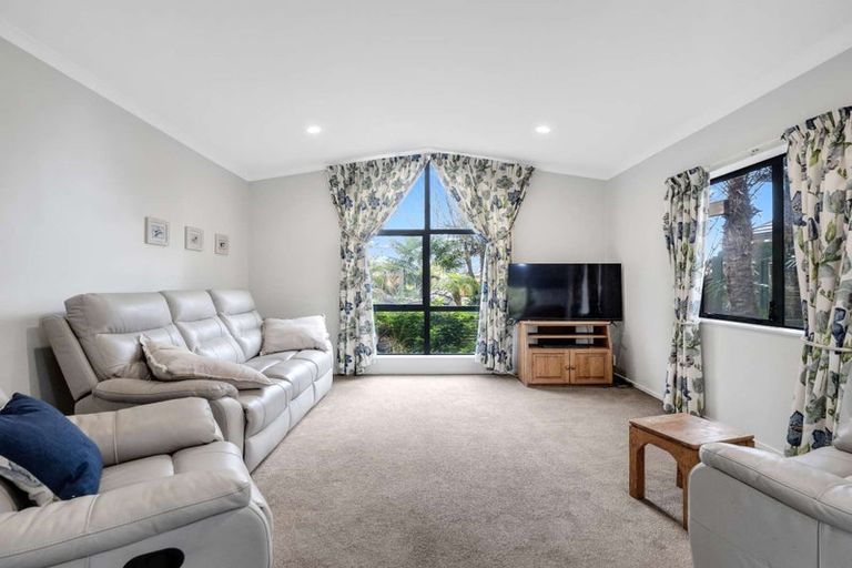 Photo of property in 2 Saxon Woods Drive, Rototuna North, Hamilton, 3210