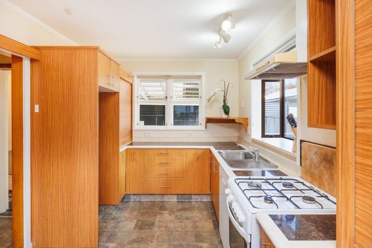 Photo of property in 2 Oban Place, Awapuni, Palmerston North, 4412