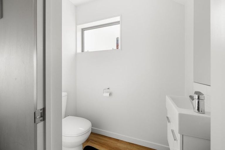 Photo of property in 11 Longueval Lane, Broomfield, Christchurch, 8042