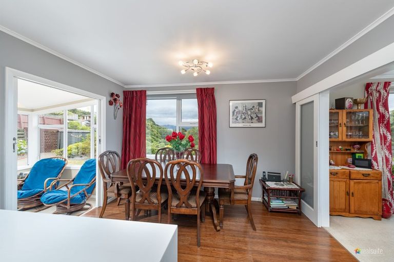 Photo of property in 44 Dowse Drive, Maungaraki, Lower Hutt, 5010