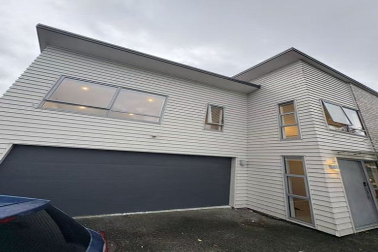 Photo of property in 1 Sunshine Boulevard, Sunnyvale, Auckland, 0612