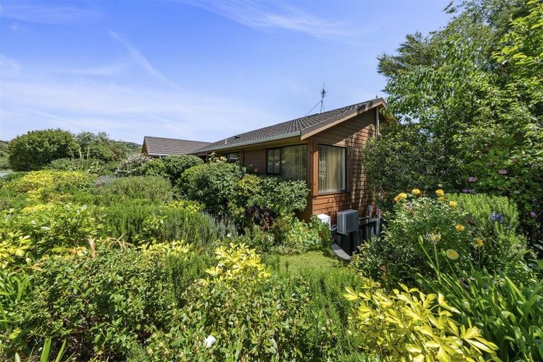 Photo of property in 38 James Cook Drive, Whitby, Porirua, 5024