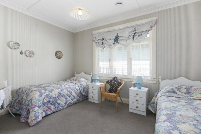 Photo of property in 62 Royal Crescent, Saint Kilda, Dunedin, 9012