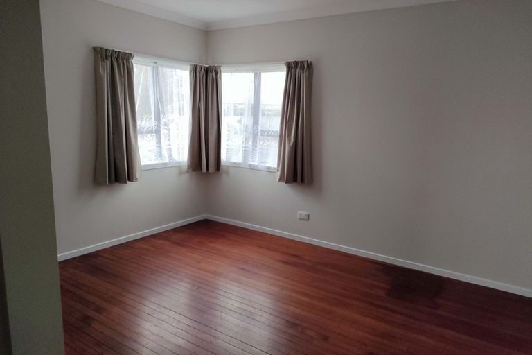 Photo of property in 145 Arran Road, Browns Bay, Auckland, 0630