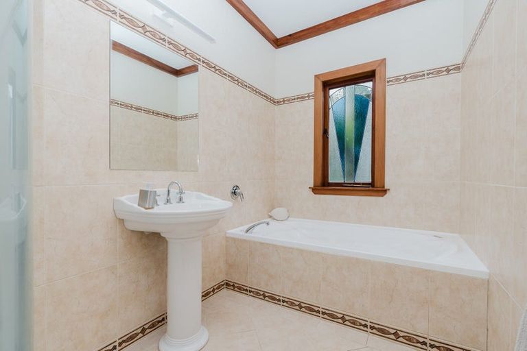 Photo of property in 14 East Street, Claudelands, Hamilton, 3214