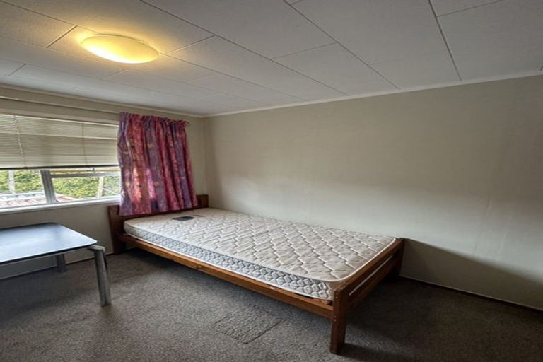 Photo of property in 26 Cockayne Crescent, Sunnynook, Auckland, 0620