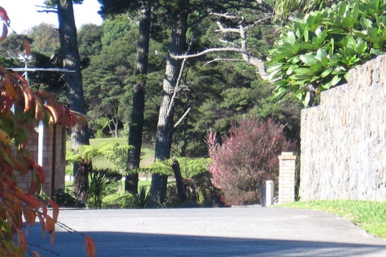 Photo of property in 14 Greenwoods Close, Titirangi, Auckland, 0604